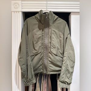 Lululemon Cropped Windbreaker - Olive Green